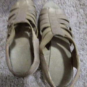 Sandal